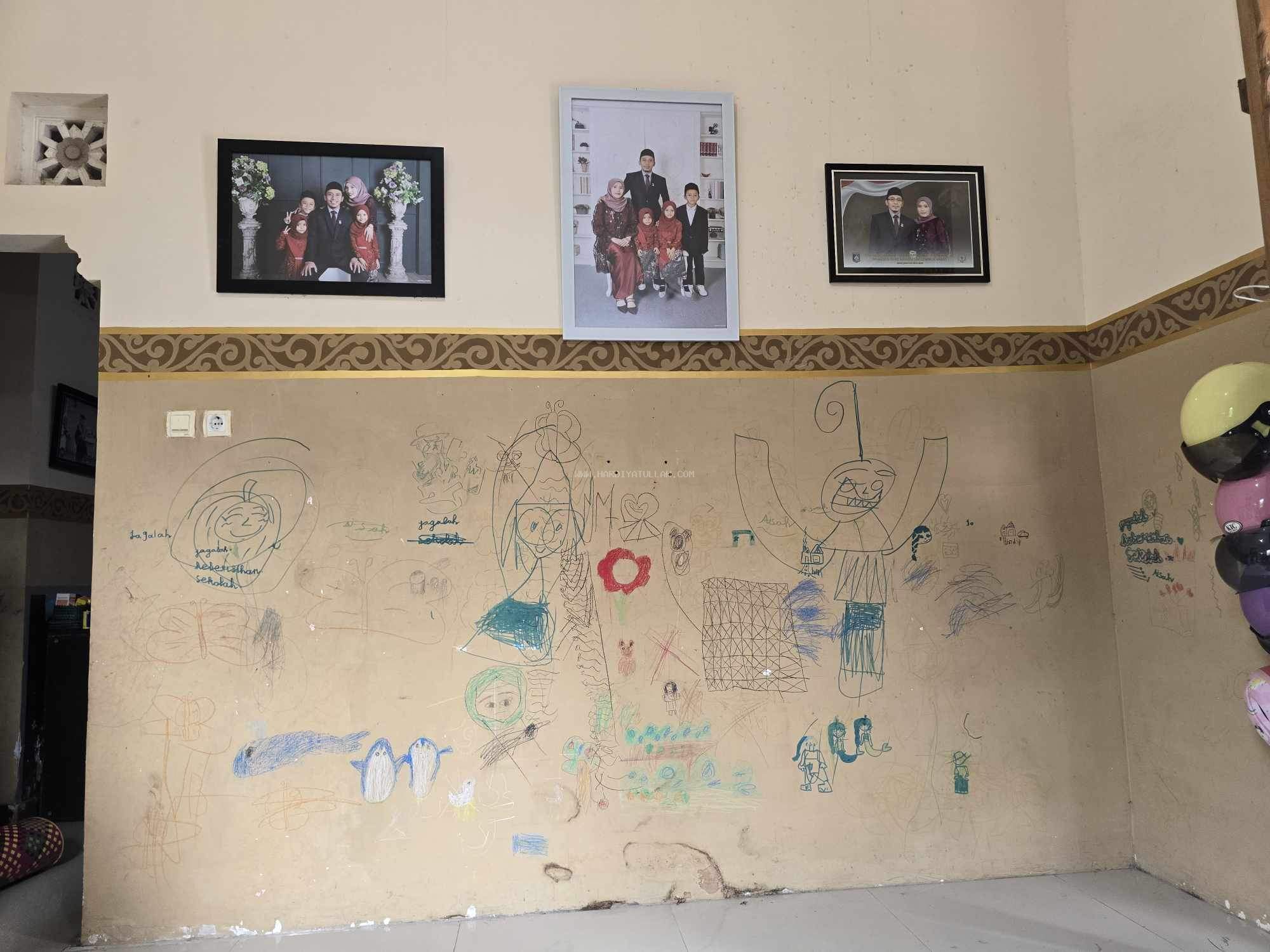 “Coretan Tembok, Lukisan Kenangan”